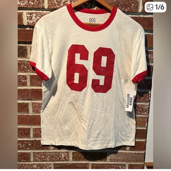 Urban outfitters BDG Tops - URBAN OUTFITTERS BDG
Cream and Red Number 69
Tee size XL